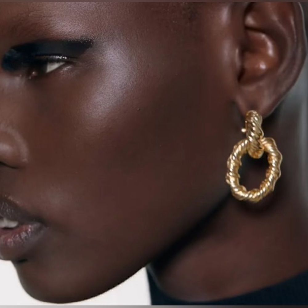 gold hoop dangle earrings H164